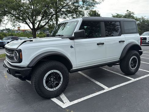 Used 2023 Ford Bronco Black Diamond w/ Sasquatch Package AWD/4WD image 2