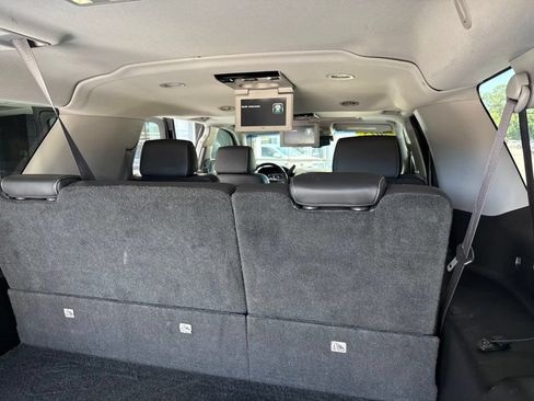 Used 2015 Chevrolet Suburban LTZ AWD/4WD image 13