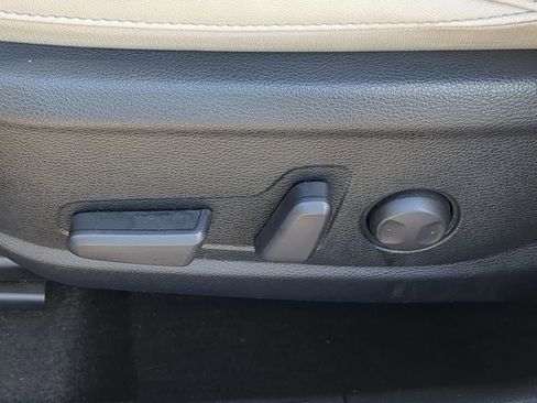 Used 2022 Kia Seltos EX image 20