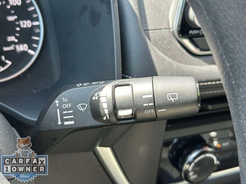 Used 2025 Nissan Rogue S AWD/4WD image 24