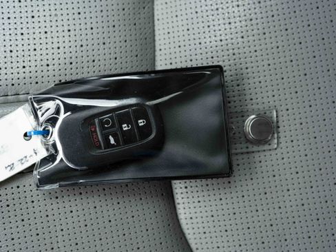 Certified 2025 Honda Pilot Elite image 48