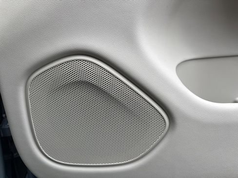 Used 2023 Volvo XC60 T8 Plus image 21