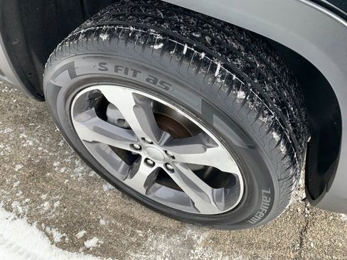 Certified 2023 Jeep Grand Cherokee Limited image 11