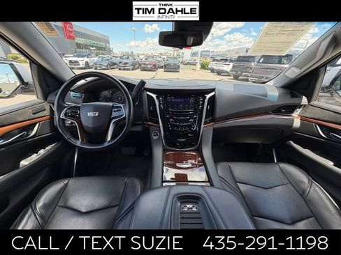 Used 2019 Cadillac Escalade Premium Luxury AWD/4WD image 2