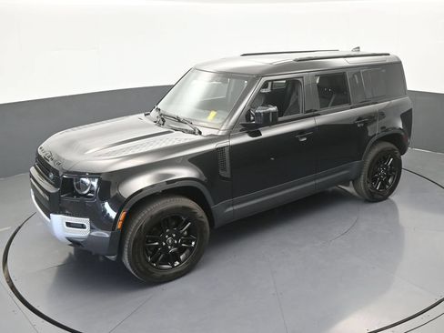Used 2025 Land Rover Defender 110 S AWD/4WD image 53