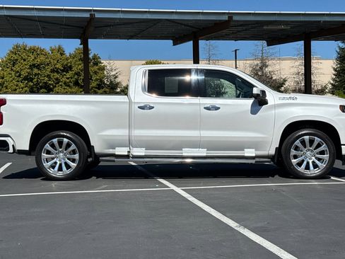 Used 2019 Chevrolet Silverado 1500 High Country w/ Technology Package image 3