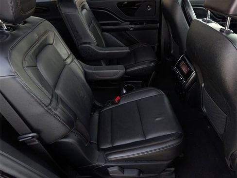 Used 2024 Lincoln Aviator Reserve image 30