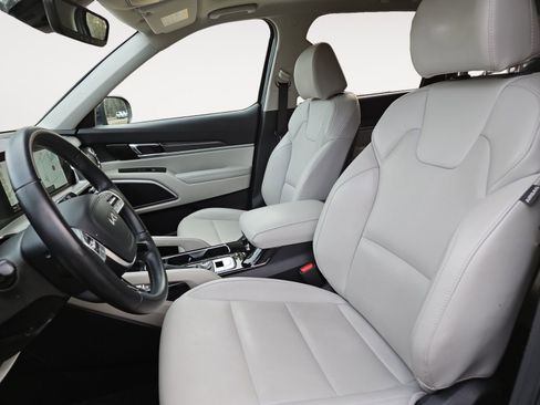 Used 2024 Kia Telluride S w/ S Sunroof Package image 9