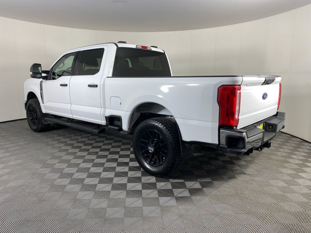 Used 2023 Ford F250 XLT AWD/4WD image 6