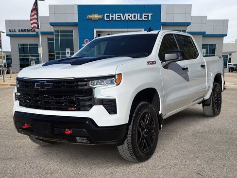 Used 2026 Chevrolet Silverado 1500 LT Trail Boss w/ Convenience Package II AWD/4WD image 1
