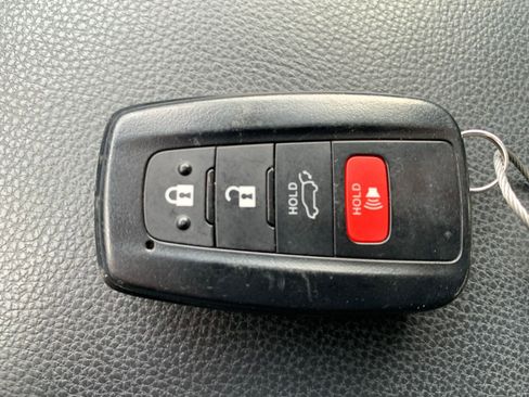 Used 2025 Toyota RAV4 XLE image 22