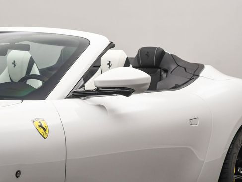 Used 2024 Ferrari Roma Spider image 11