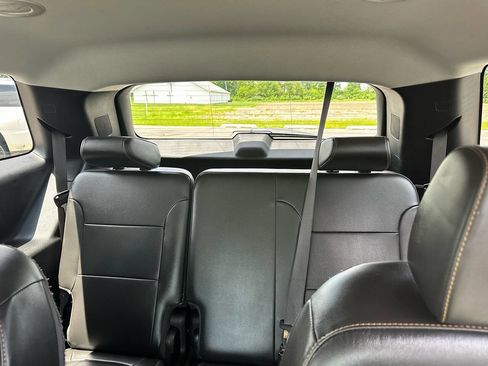 Used 2020 Chevrolet Traverse LT w/ LT Premium Package FWD image 15