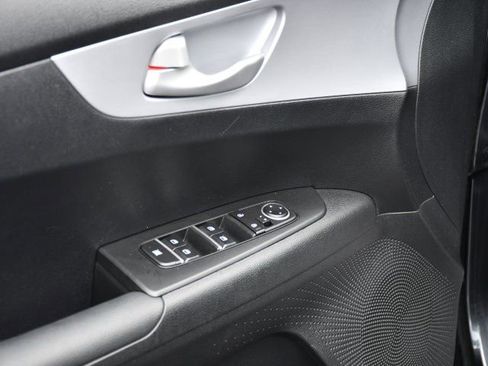 Used 2024 Kia Forte LX FWD image 15