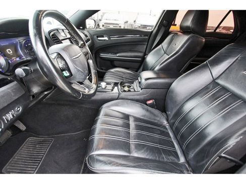 Used 2019 Chrysler 300 S image 6