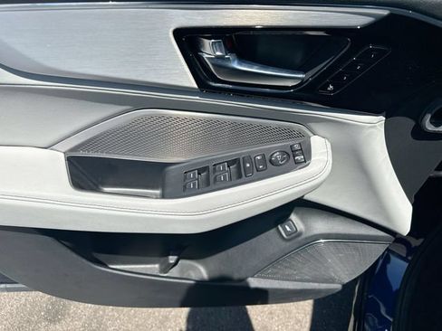 Used 2024 Acura MDX SH-AWD w/ Technology Package image 15