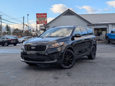 Used 2019 Kia Sorento S image 1