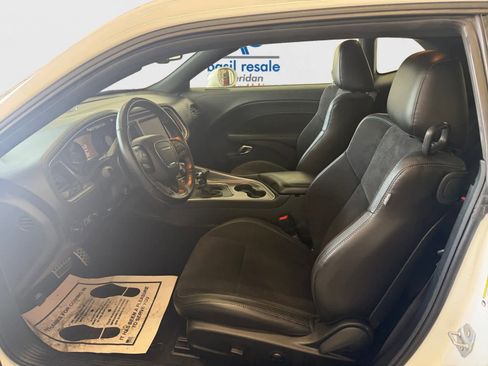 Used 2022 Dodge Challenger R/T w/ Plus Package image 7