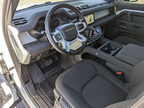 Used 2023 Land Rover Defender 110 image 4
