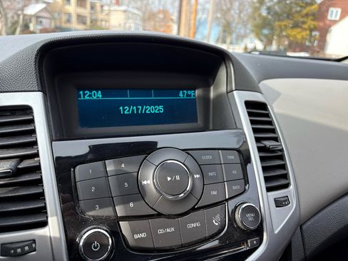 Used 2014 Chevrolet Cruze LS image 30