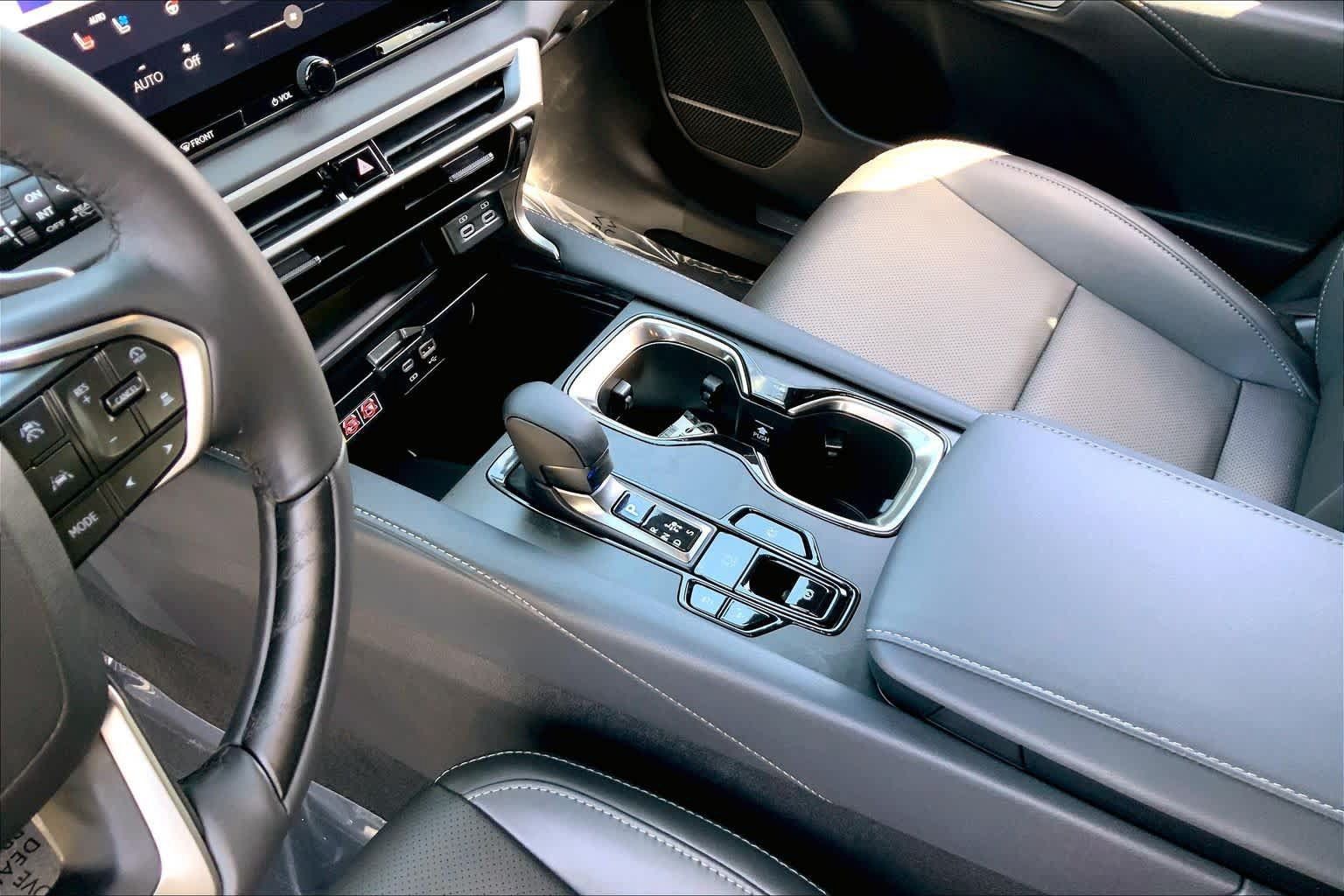 Certified 2026 Lexus RX 350h w/ Convenience Package AWD/4WD image 17