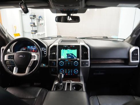 Used 2019 Ford F150 Lariat image 19