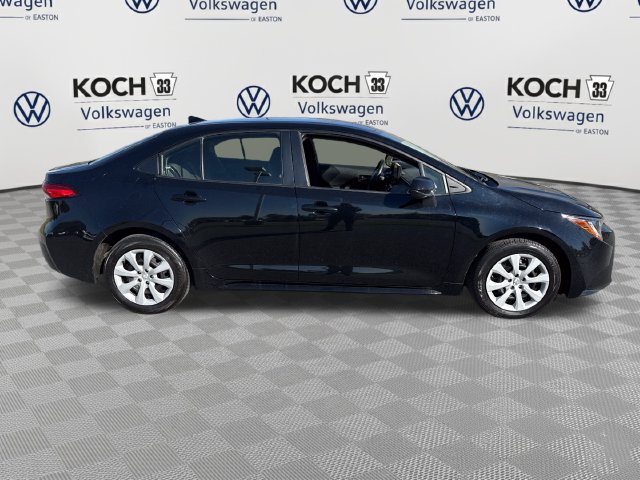 Used 2023 Toyota Corolla LE w/ Carpet Mat Package (TMS) FWD image 9