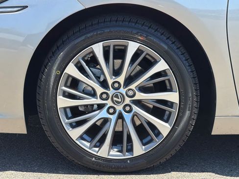 Used 2021 Lexus ES 300h w/ Premium Package FWD image 31