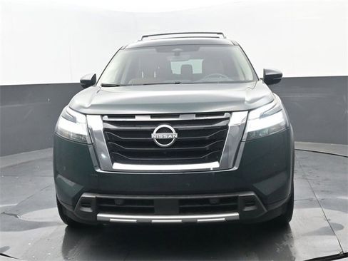 Used 2024 Nissan Pathfinder Platinum image 5