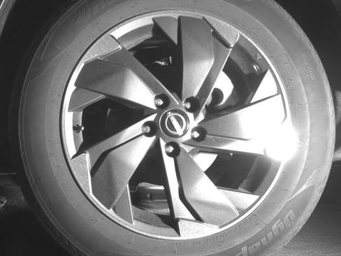 Used 2025 Nissan Rogue SV image 14