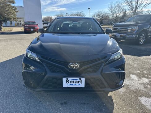 Used 2022 Toyota Camry SE image 8