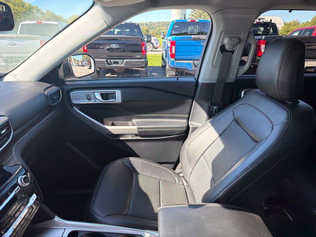 Used 2022 Ford Explorer Limited AWD/4WD image 30