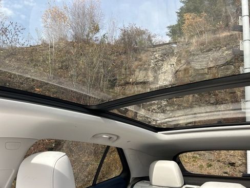 Used 2025 Buick Envision Avenir image 33