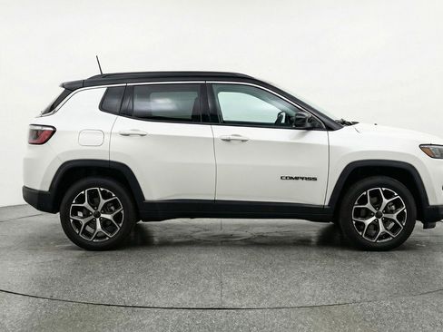 Used 2025 Jeep Compass Limited AWD/4WD image 11
