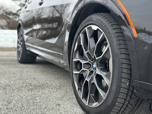 Certified 2024 BMW X7 xDrive40i w/ M Sport Package image 11