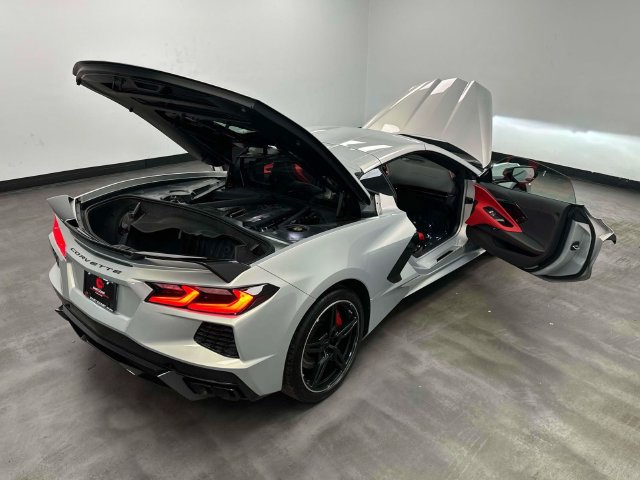 Used 2024 Chevrolet Corvette Stingray Preferred Cpe w/ Z51 Performance Package RWD image 16