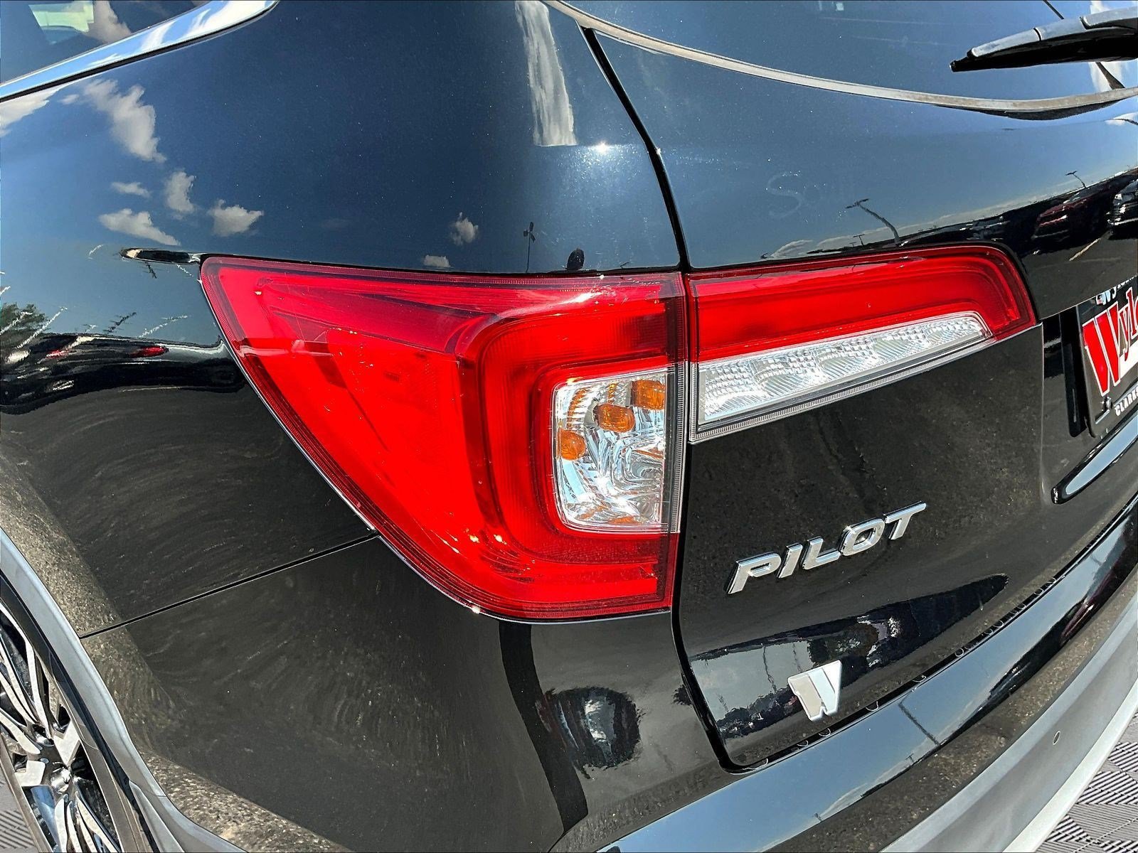 Used 2022 Honda Pilot Elite image 23