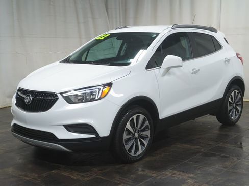 Used 2022 Buick Encore Preferred AWD/4WD image 2