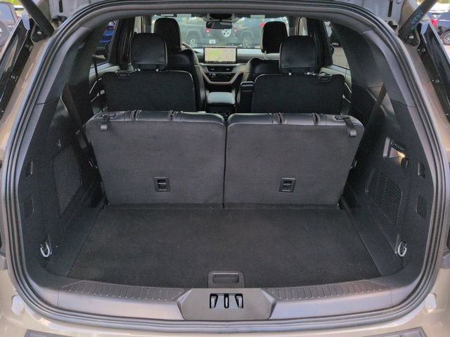 Used 2026 Ford Explorer ST RWD image 13