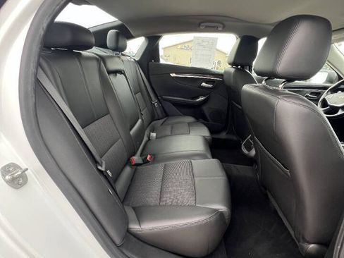 Used 2017 Chevrolet Impala LT FWD image 14