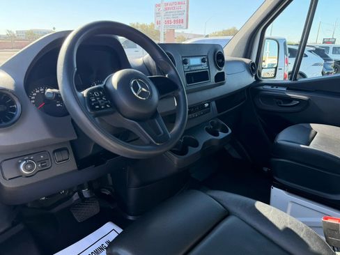 Used 2023 Mercedes-Benz Sprinter 2500 image 16