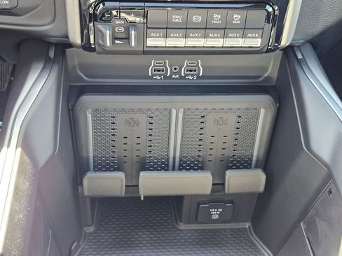 New 2026 RAM 3500 Laramie AWD/4WD image 44