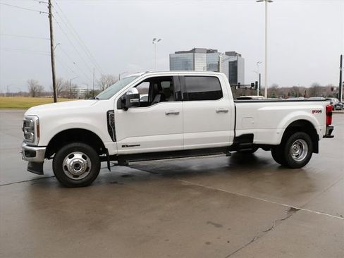 Used 2024 Ford F350 Lariat w/ Chrome Package image 3