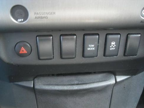 Used 2012 Nissan Titan SV AWD/4WD image 29
