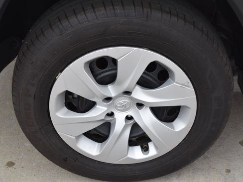 Used 2024 Toyota RAV4 LE AWD/4WD image 11