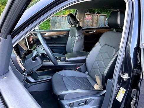 Used 2024 Volkswagen Atlas SE AWD/4WD image 10