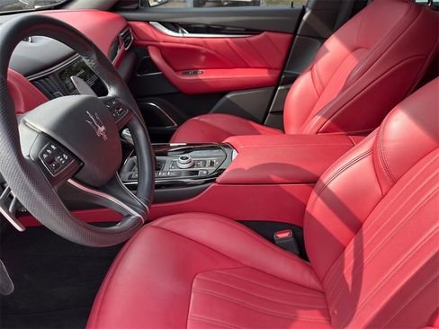 Used 2023 Maserati Levante Modena image 12