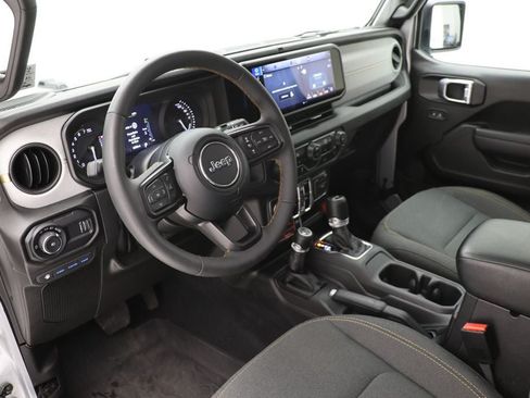 Used 2024 Jeep Wrangler Unlimited AWD/4WD image 14