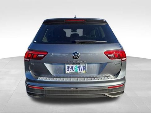 Certified 2022 Volkswagen Tiguan SE w/ Panoramic Sunroof Package image 6