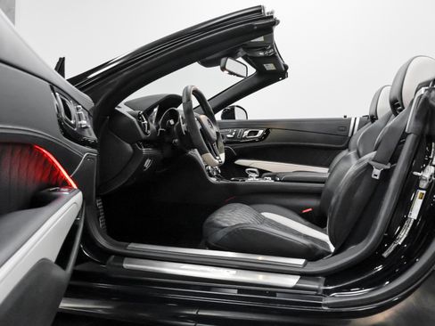Used 2015 Mercedes-Benz SL 63 AMG w/ Driver Assistance Package image 22